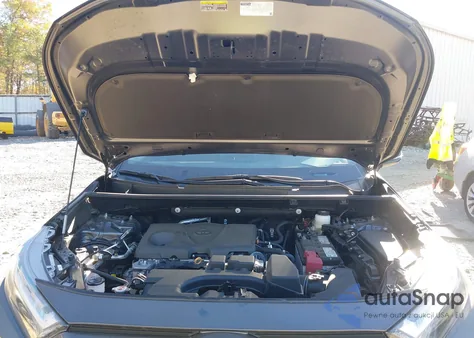 2024 Toyota Rav4 Xle Premium z USA, uszkodzony, nr VIN 2T3C1RFV9RC300924